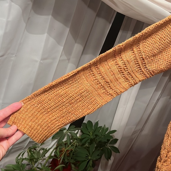 EUC Maurices mustard cardigan - Picture 4 of 14